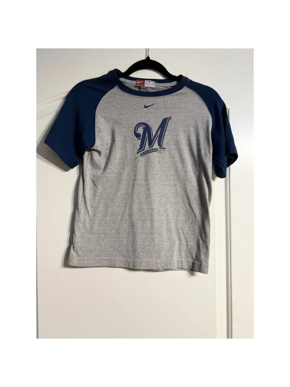 Nike Milwaukee Brewers T-Shirt Small Grey Navy Raglan MLB Tee Baseball Gorpcore